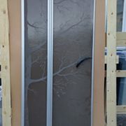 027 – Pronssi – Listoitettu 2 -osainen Suihkuseinä, Koivu - 872 x 1922, kahva 995 alhaalta - Mitat profiilien kanssa - 300 €