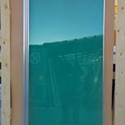 052 - 6mm Turkoosi, karkaistu – Suihkuseinä - 895 x 1955 - vedin o10, 980 alhaalta - 300 €