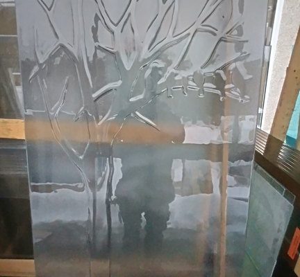 068 - 6mm Harmaa – Linnut - 850 x 1960 - 150 €