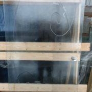 072 - 8mm Optiwhite - Kultainen leikkaus - 895 x 2050 - Velastyöstöt 250 päistä - vedin o40 - 400 €