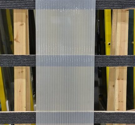 093 - 8mm Hiekkapuhallettu Optiwhite - Raita, 6 kpl - 500 x 2000 - 150 € kpl