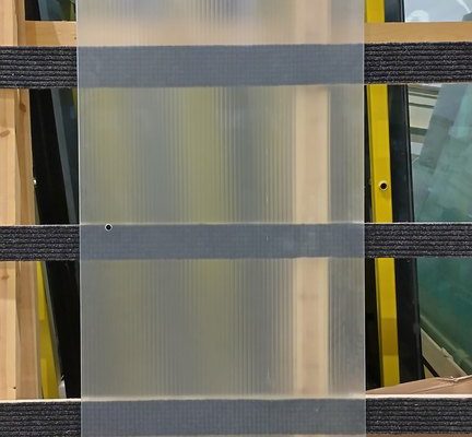 096 - Etsattu Optiwhite Reedet (44), karkaistu - 800 x 2243 - Velastyöstöt 250 - Vedin 1100 o15 - 400 €