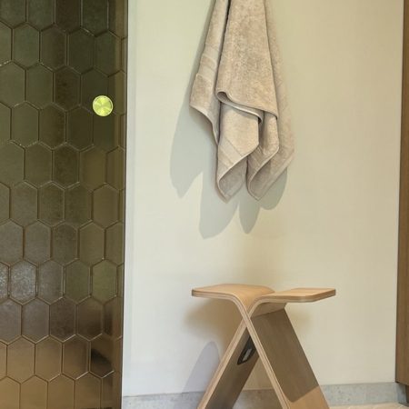 Artesaanilasinen lasiliukuovi-yläkantoinen-messinki kisko-pronssi kenno kuvio-Hietasaaren lyhty 1-asuntomessut oulu-5