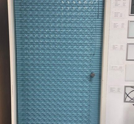 Artesaanilasiovi-retro-azur-suoraan aukkoon asenteinen-hinta 950 Eur -ovh.1900 Eur-aukko minimi842x2113mm-las 830x2098mm-kromi kiinnikkeet (1)