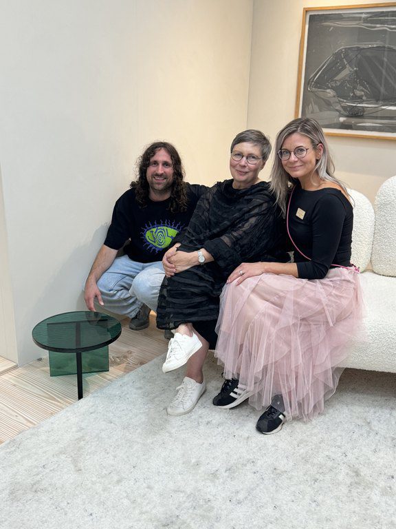 Essi Sundman(oikealla)-Ulla koskinen-Fredrik Paulsen