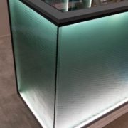 Tiskin eduslasit-lähikuva-artesaanilasi-hiekka vihreä