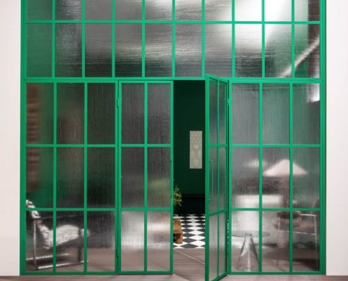 artesaanilasiseinä-vihreällä metallikehikolla-optiwhite aamukaste