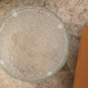 Flow artesaanilasipöydät- pöydän design Ida Design -kuvio väre-optiwhite- design by Essis by Lasilinkki-Hotel Lilla roberts (3)