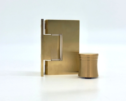 Harjattu messinki sarana ja vedin