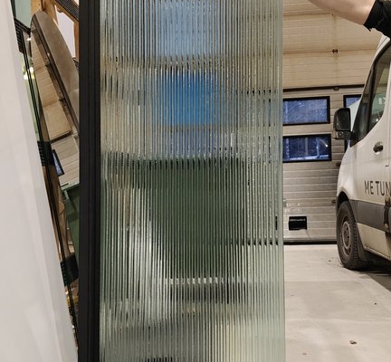 125 - 6mm Vihreä - Suihkuseinä, Raita - 750 x 2020 mm listan kanssa - Showroomin mallikappale - 500€