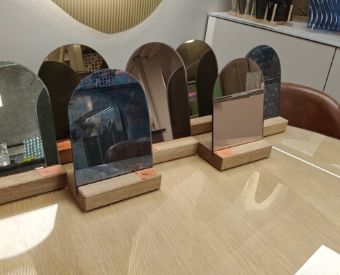 Pieni kaaripeili tammijalalla - Useita sävyjä - 150 x 210 mm - 40€ / kpl