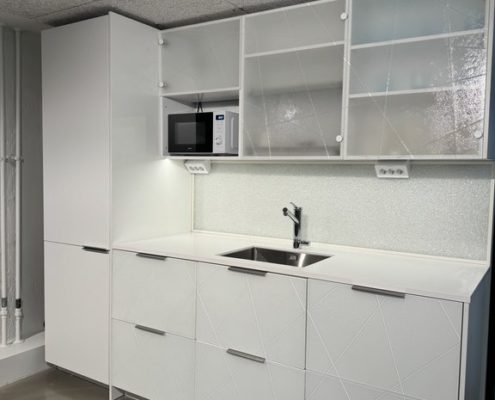 artesaanilasiovet-ylhäällä hiekkapuhalletut ja alhaalla taustamaalatut