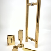 Kiiltävät messinki kiinnikkeet lasille