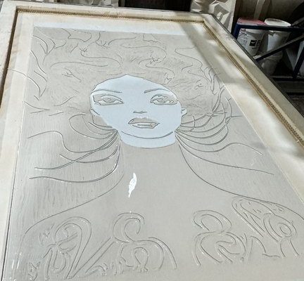 Making the artisan glass for Woman piece by Essis master artisan (2)