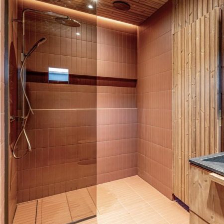 Mittatilaus suihkuseinä-maalatuilla profiileilla-kuva asuntomessut official-kömmeli