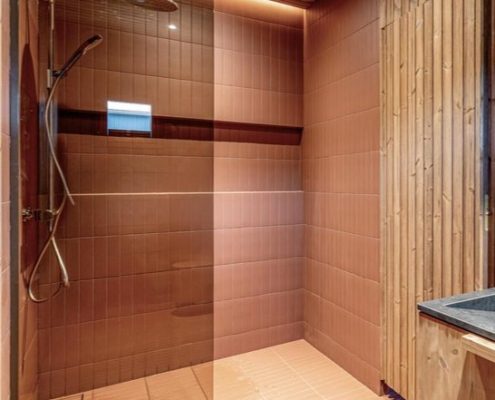 Mittatilaus suihkuseinä-maalatuilla profiileilla-kuva asuntomessut official-kömmeli