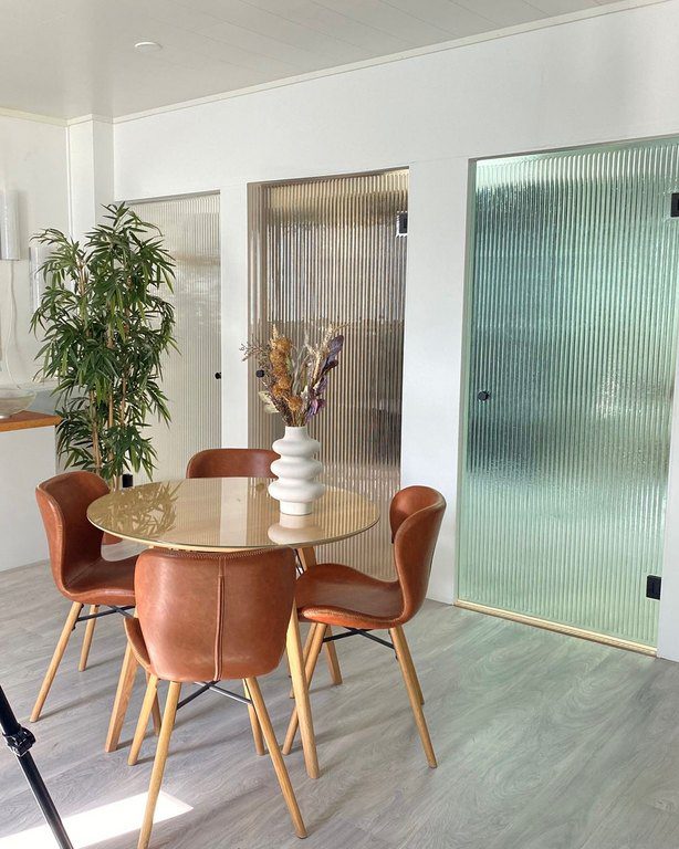 Raitalasiovet-aukkoon asenteiset (1)