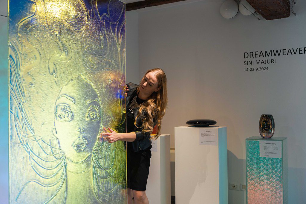 Sini Majuri and The Lady-Dreamweaver exhibition at Venice glass week