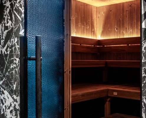 Sokos Hotelli Arina Oulu-artesaanilasiovet-tumman harmaa ja sininen-kathedral-kaari photography (9)