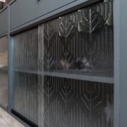 Vastaanotto-palavelutiskin artesaanilasi kaapin ovet-saranoidut ja liukuvat (2)