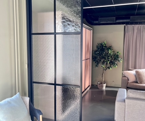 Artesaanilasiseinä - 900 x 2550 mm - Showroomista poistettu - 790€